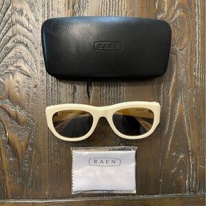 RAEN Lonso Blonde Sunglasses with Black Case